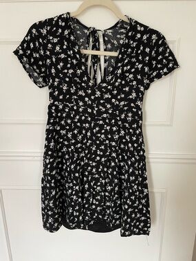 Forever 21 Black and White Floral Mini Dress
